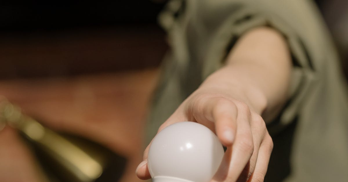 Can you fix a cracked windscreen without replacing it?