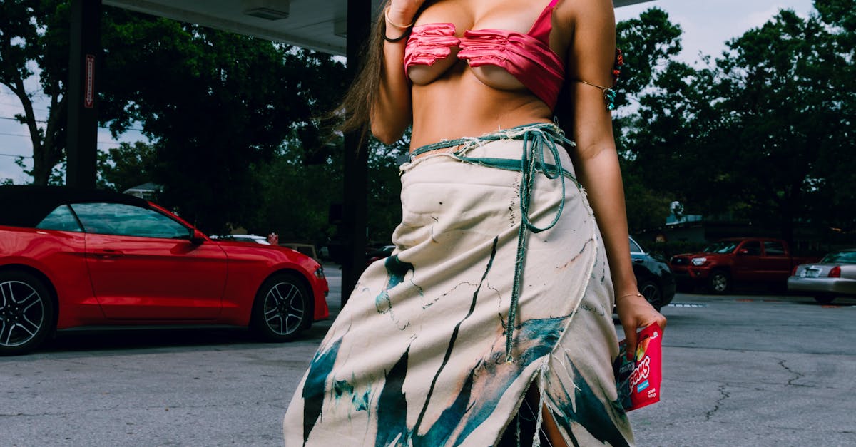 How do you stop a windscreen crack from spreading?