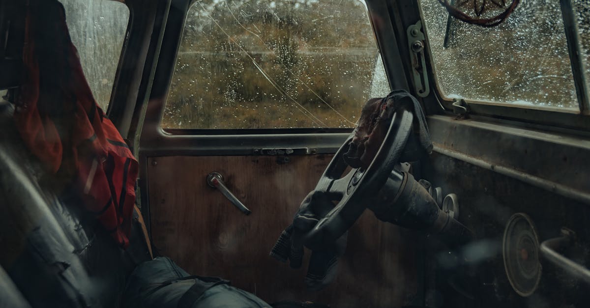 Review of Common Causes of Windscreen Damage in Trucks