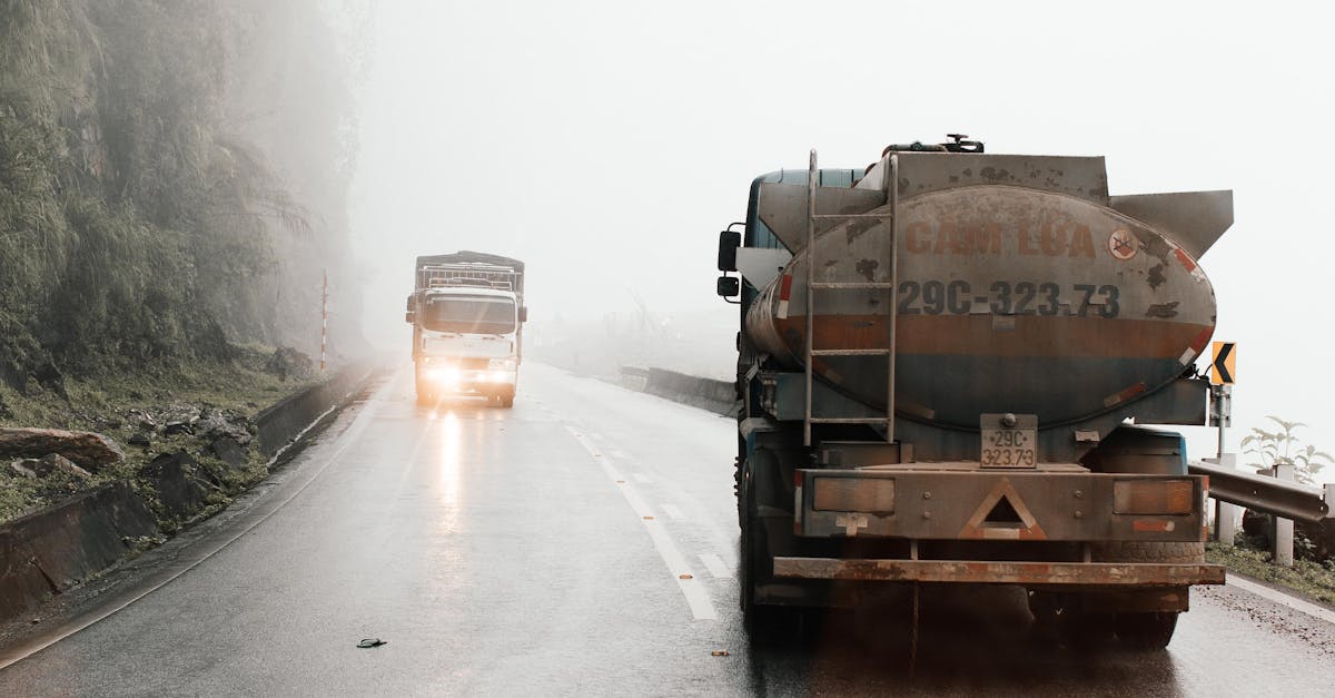 Review of the Top Windscreen Replacement Services for Trucks