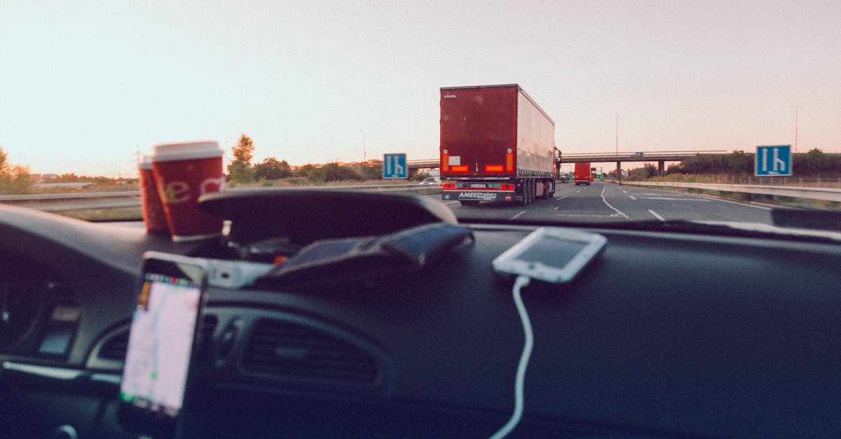 What to Do if Your Truck Windscreen Gets Cracked